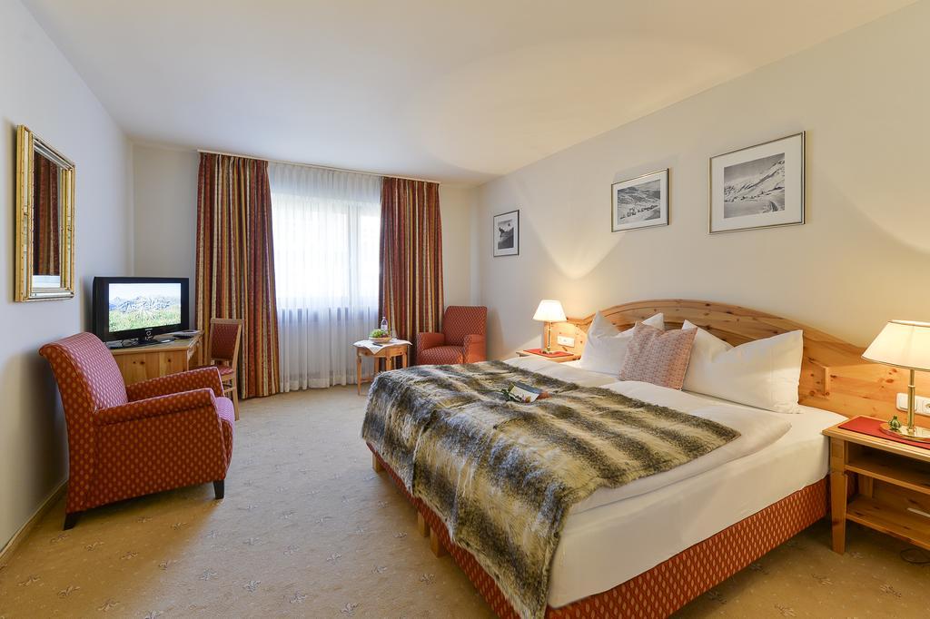 Alpenhotel Valluga Zuers Екстер'єр фото